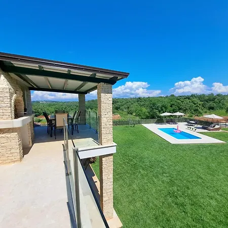 Apartments Villa Sotlar With Pool Umag Exterior photo