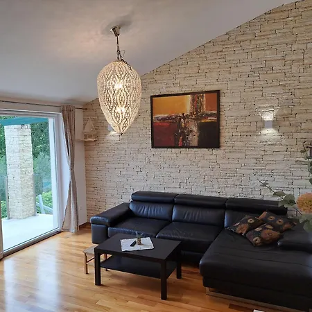 Apartments Villa Sotlar With Pool Umag Exterior photo