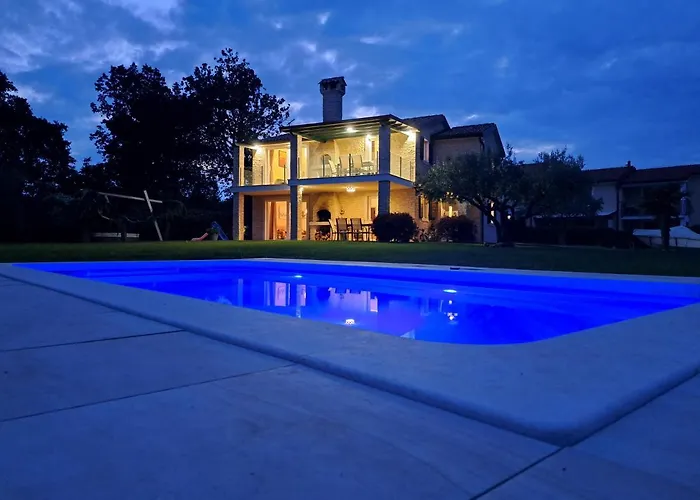 Apartments Villa Sotlar With Pool