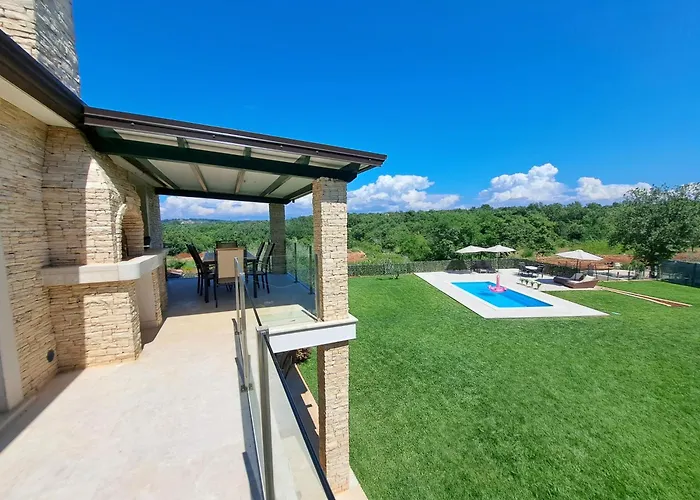 Apartments Villa Sotlar With Pool