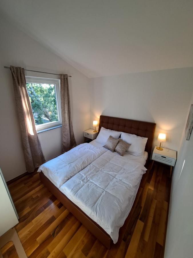 Apartment Sotlar With Pool