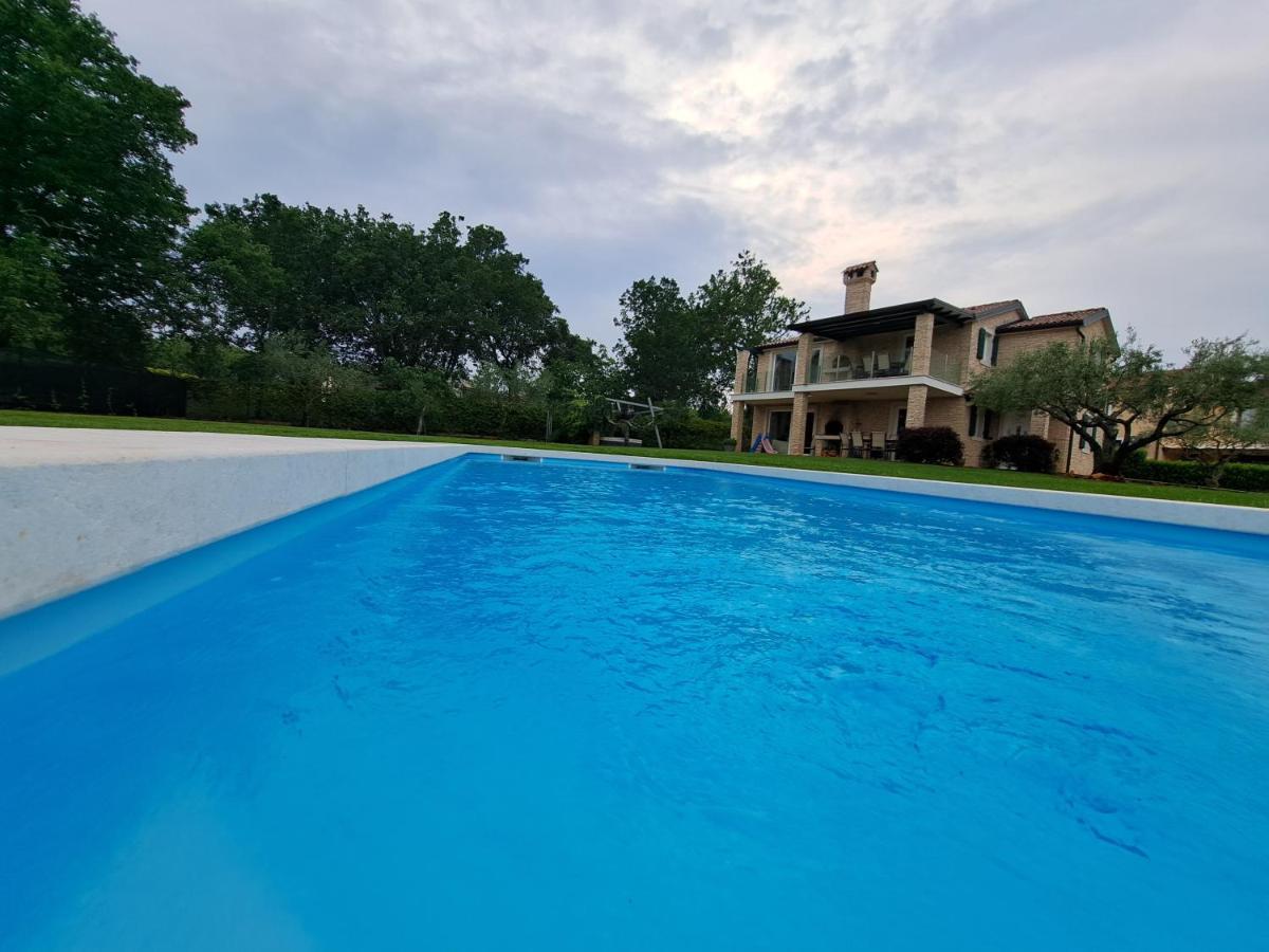 Sotlar With Pool Umag