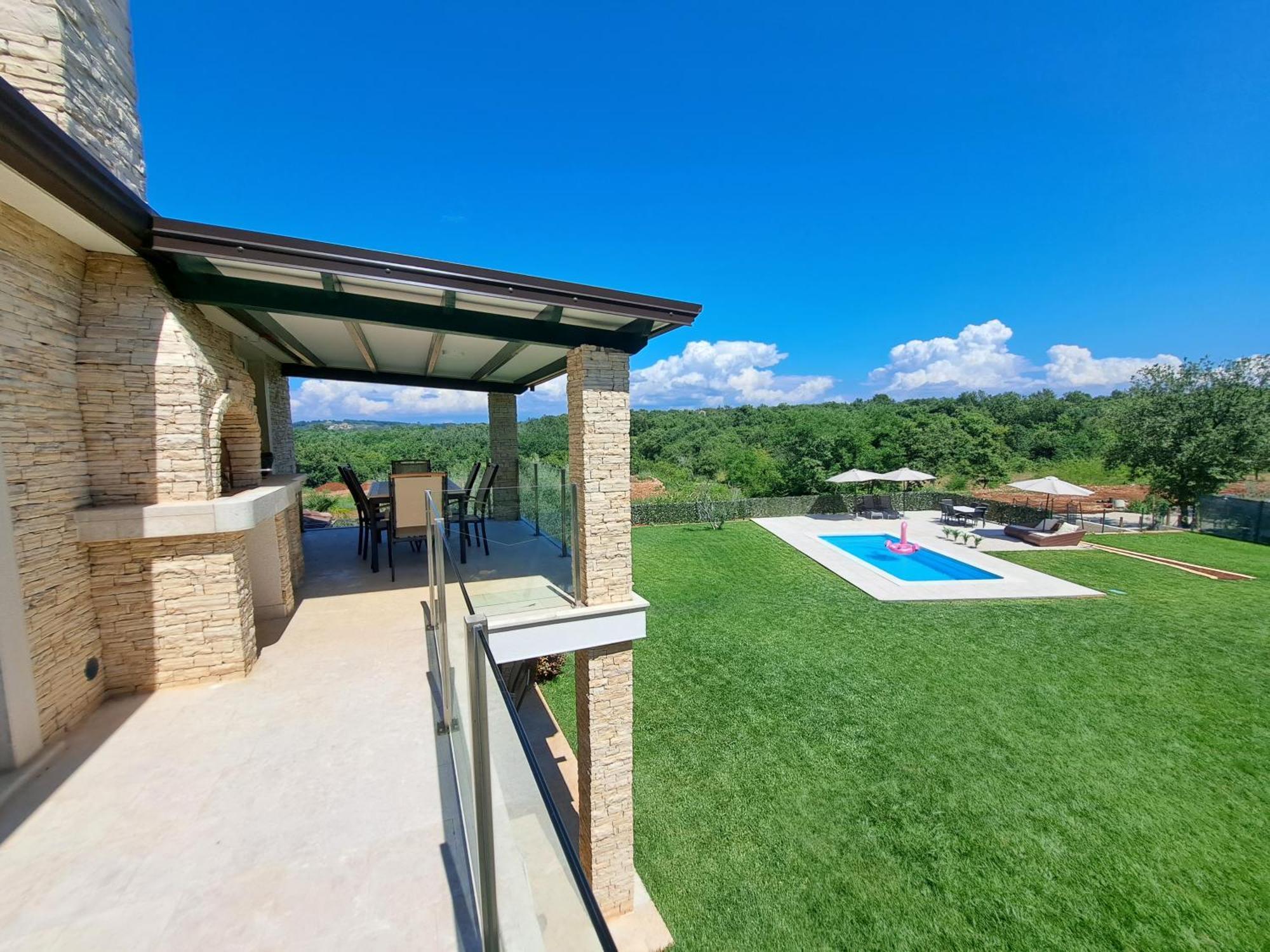 Sotlar With Pool *